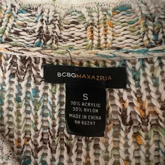 Beautiful BCBG Cardigan Sweater!! 🌲❤️🌹 SALE - Picture 4 of 5